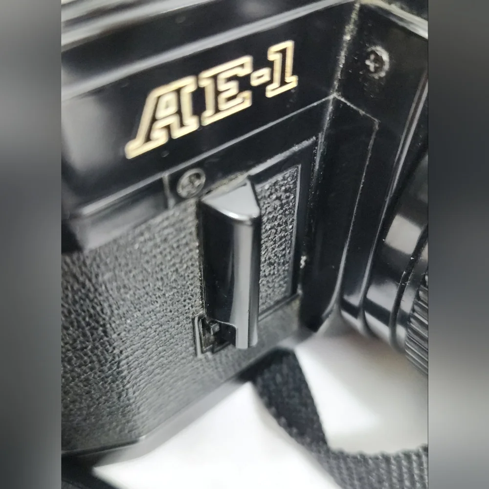 Black Canon AE-1 AE1 + 70mm Lens Manual Focus Kit - Rare Beauty - Very Nice!